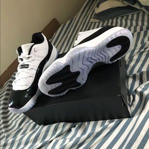 Air Jordan 11 low emerald